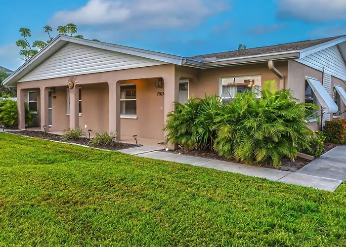 Nokomis Waterfront Unit Walk To The Beach And Dining
